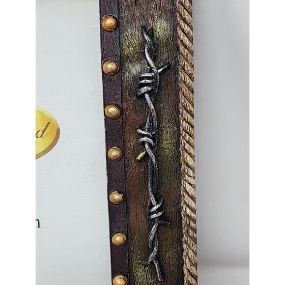 Horse-Themed Western Picture Frame With Barbed Wire & Rope Details 4" x 6"‎ - Picture 5 of 10
